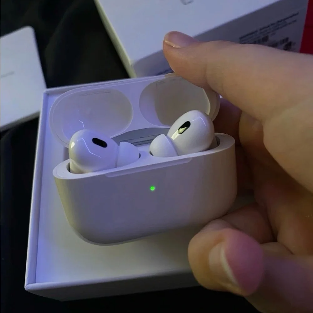 Apple AirPods Pro (2nd Generation) - White